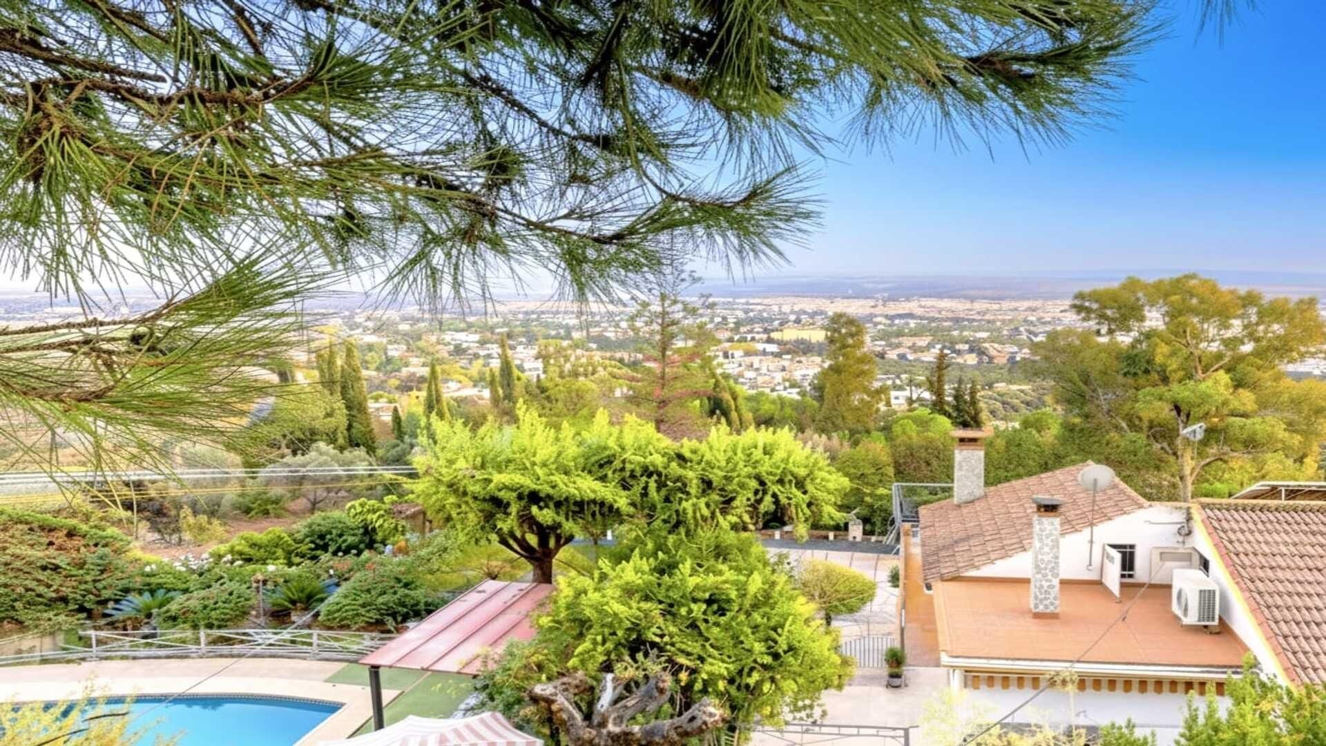 Exterior view of House or chalet for sale in  Córdoba Capital  with Air Conditioner, Private garden and Terrace