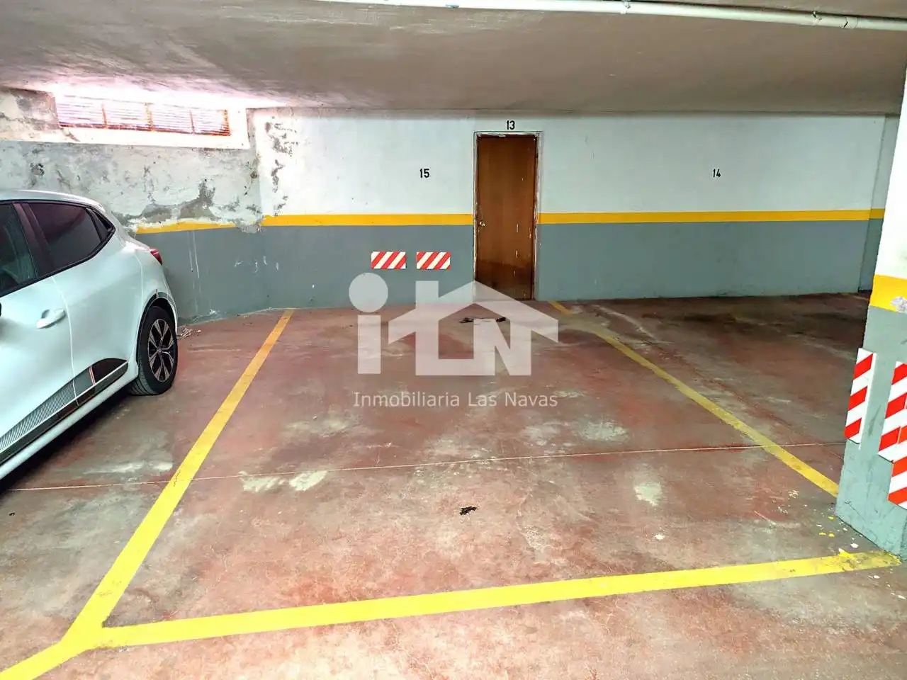 Parking de Piso en venta en Las Navas del Marqués  con Calefacción, Parquet y Terraza