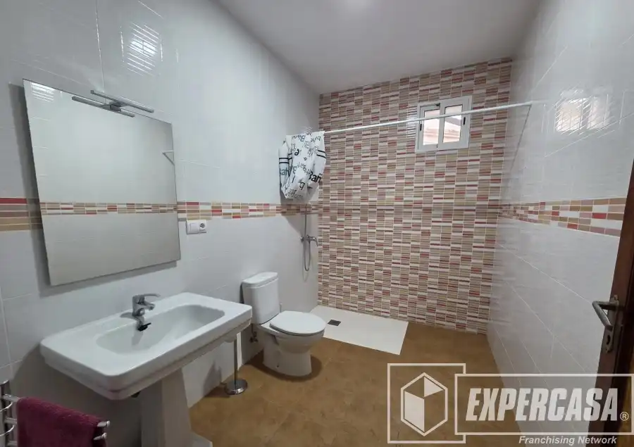 Baño de Finca rústica en venta en Alcàntera de Xúquer, Valencia