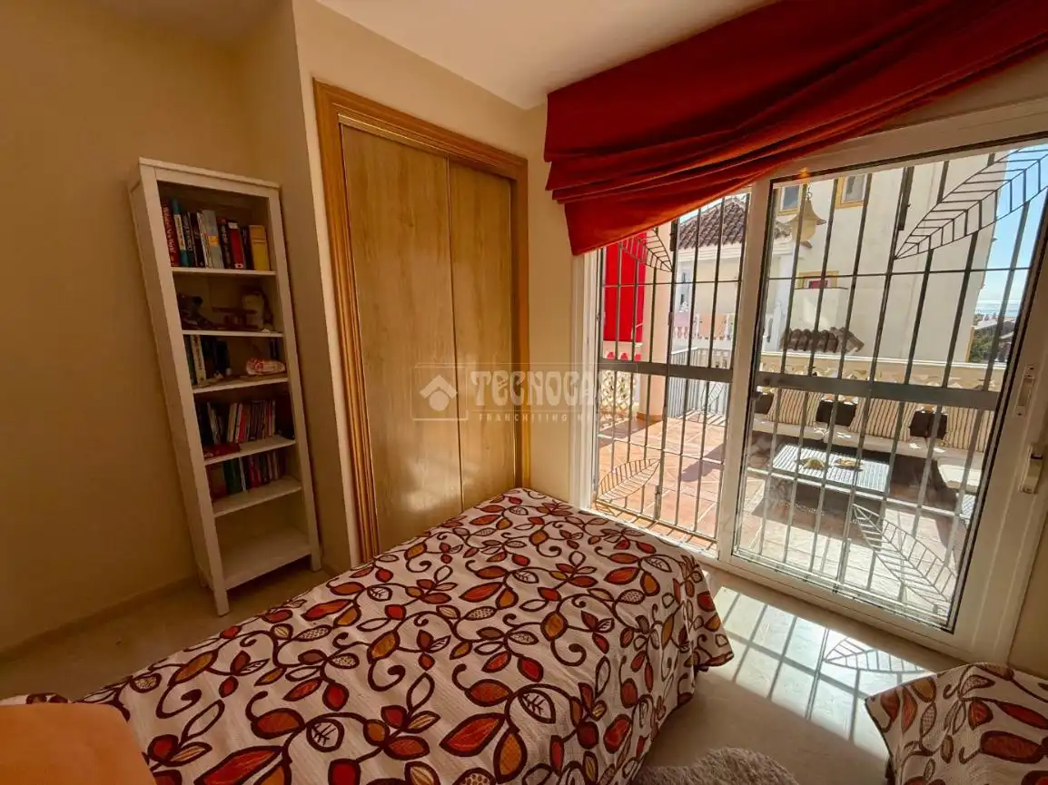 Dormitori de Casa o xalet en venda en Benalmádena amb Aire condicionat, Jardí privat i Terrassa
