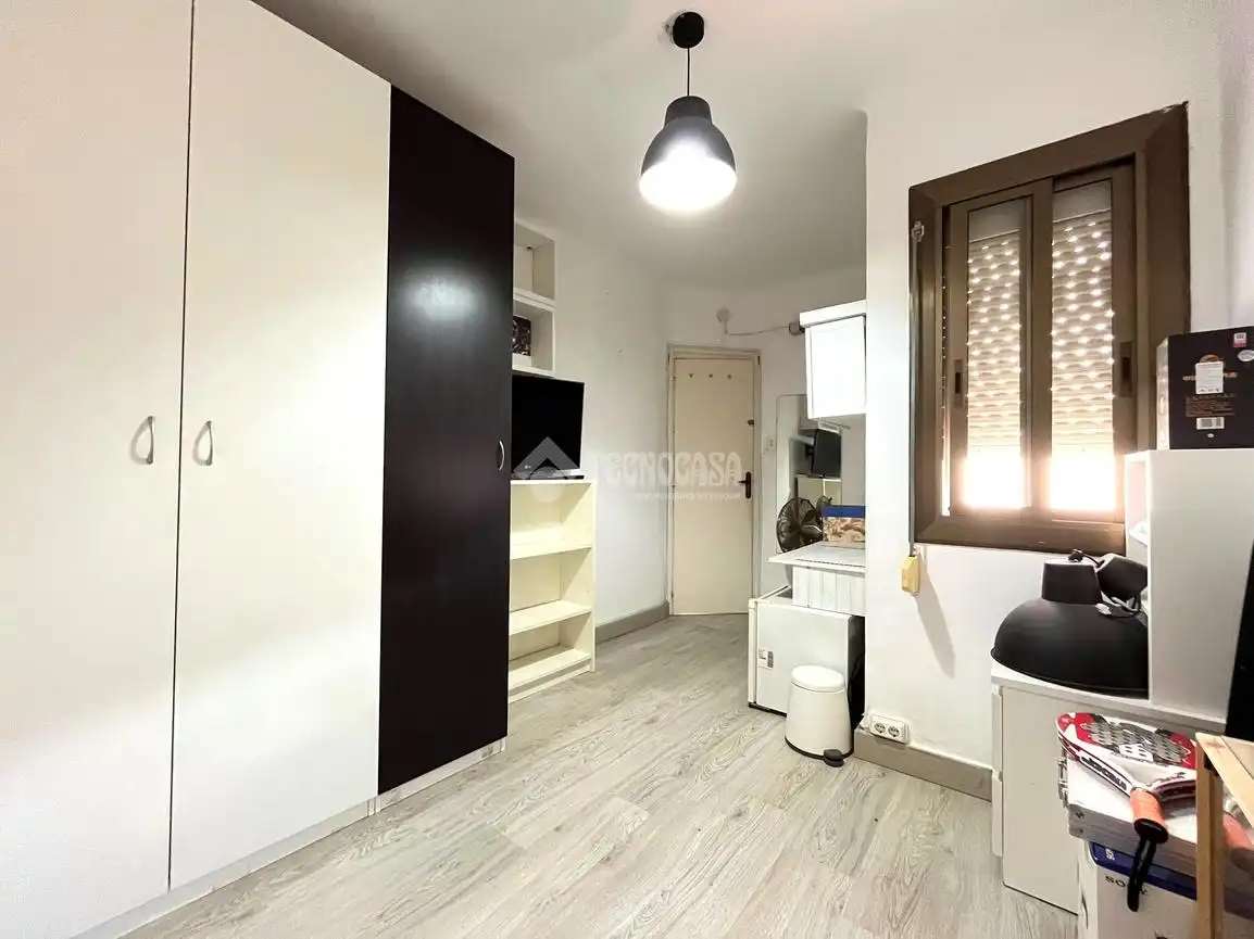 Habitación de Piso en venta en L'Hospitalet de Llobregat con Terraza