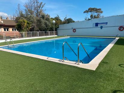 Piscina de Casa o xalet en venda en Sant Andreu de la Barca amb Aire condicionat, Calefacció i Terrassa