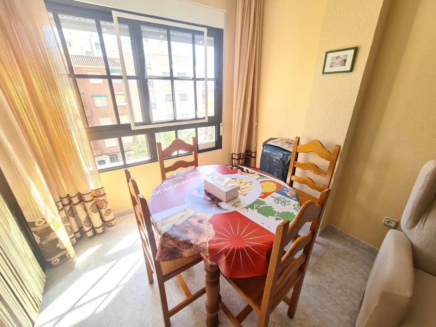 Comedor de Piso en venta en Guardamar del Segura con Aire acondicionado, Terraza y Piscina comunitaria