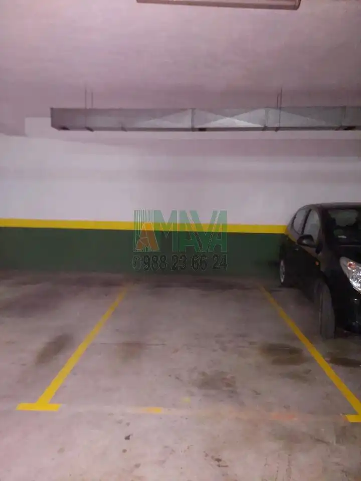 Einzelparkplatz zur Miete in Centro