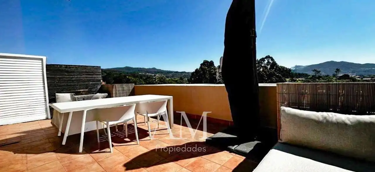 Terraza de Dúplex en venta en Nigrán con Calefacción, Terraza y Trastero