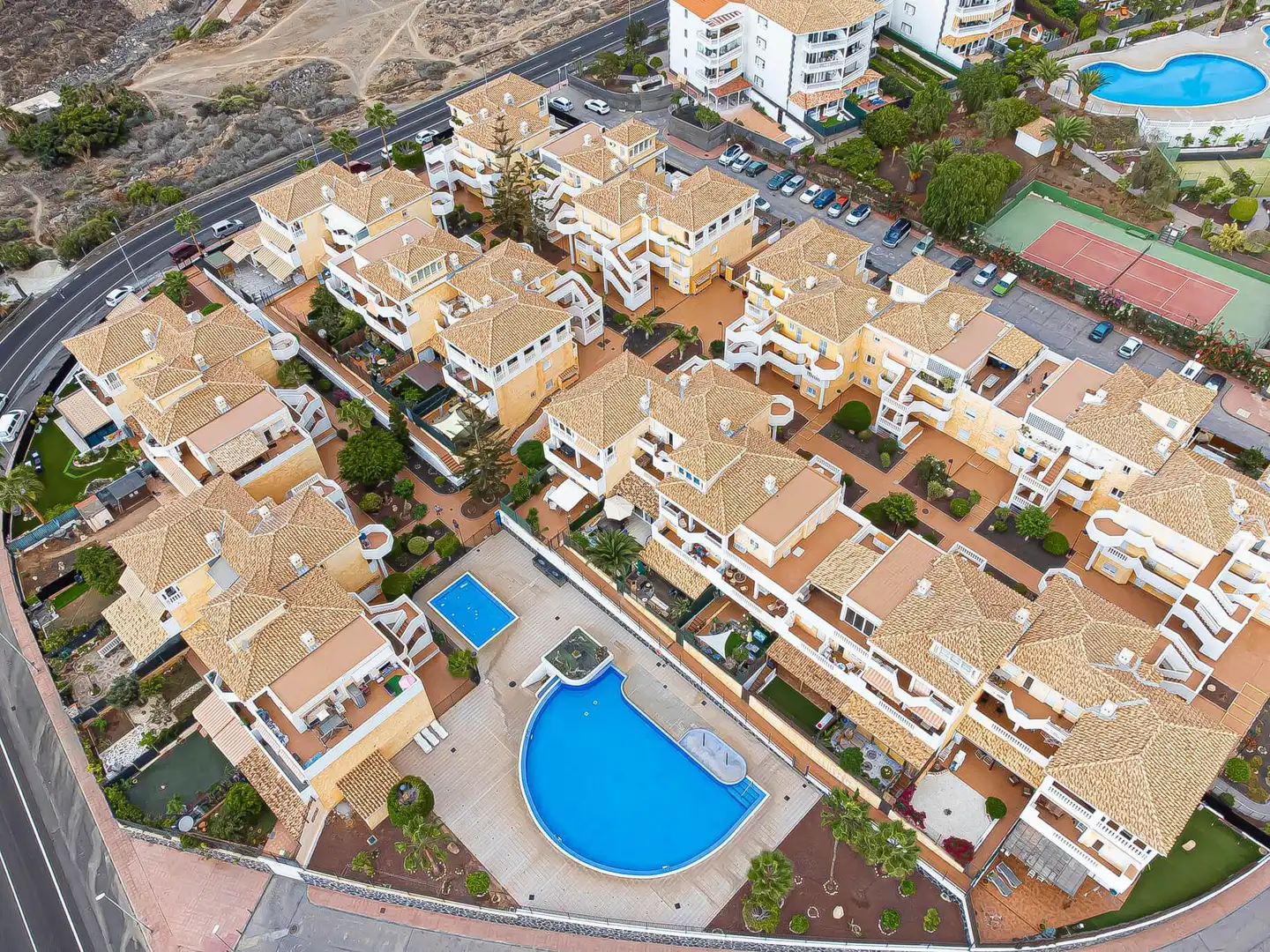 Vista exterior de Piso de alquiler en Arona con Terraza, Amueblado y Piscina comunitaria