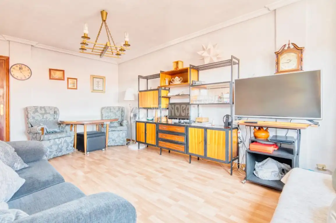 Living room of Flat for sale in Salamanca  with Heating and Balcony