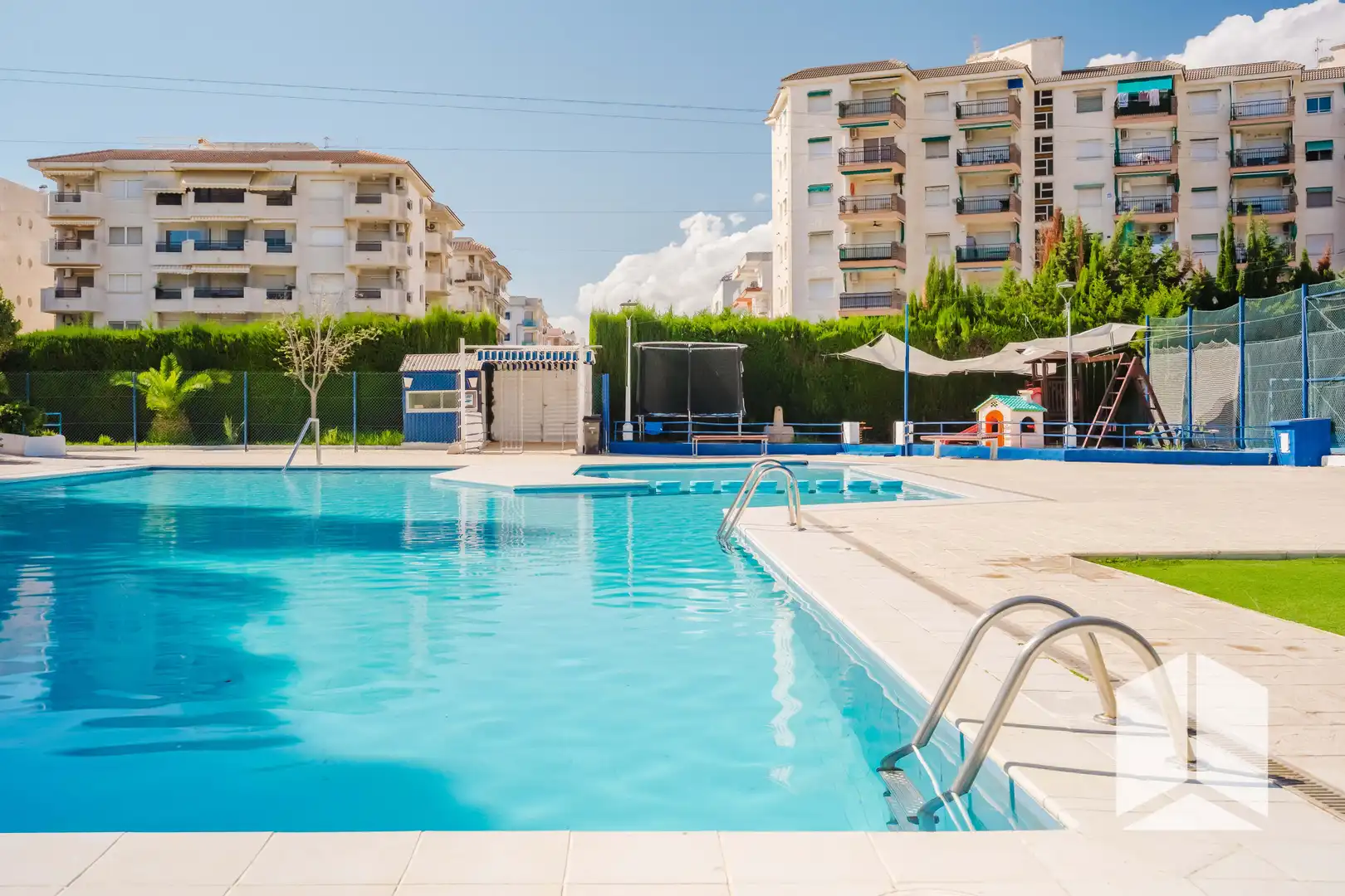 Piso con piscina en venta en Passeig Marítim de Sant Joan de Déu, imagen 2