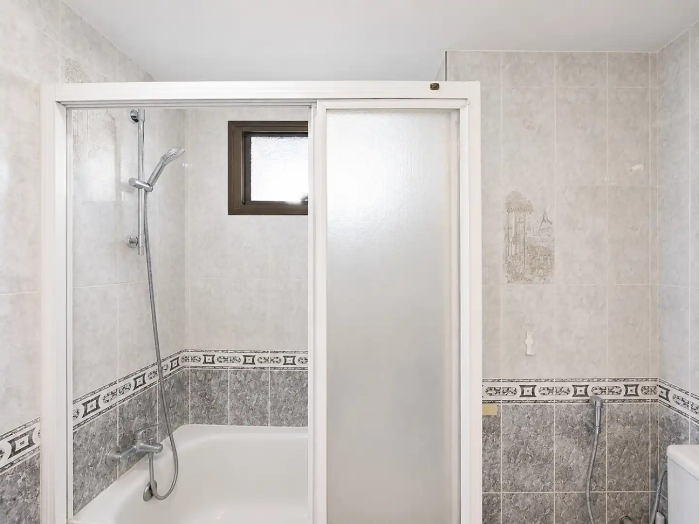 Bany de Pis en venda en Estepona amb Terrassa i Piscina comunitària