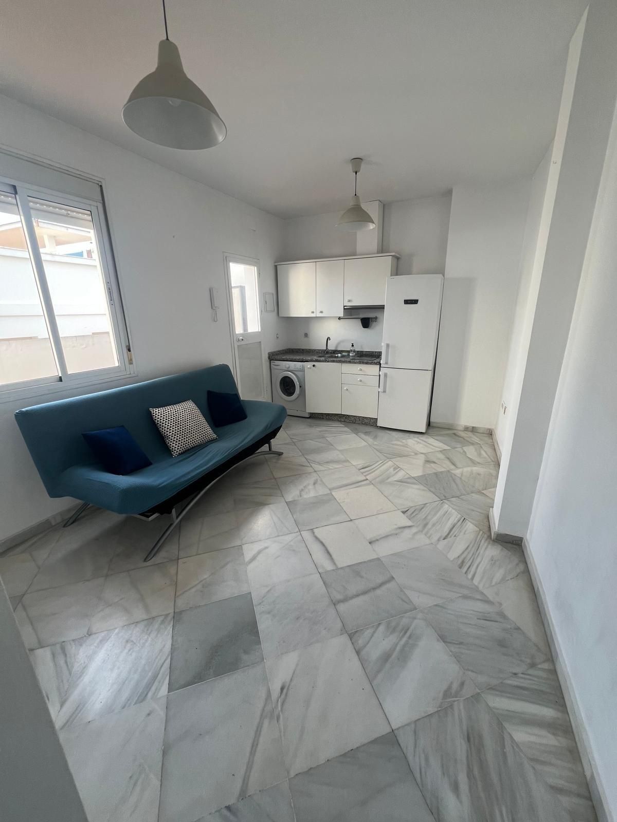 Cuina de Àtic de lloguer en  Sevilla Capital amb Aire condicionat