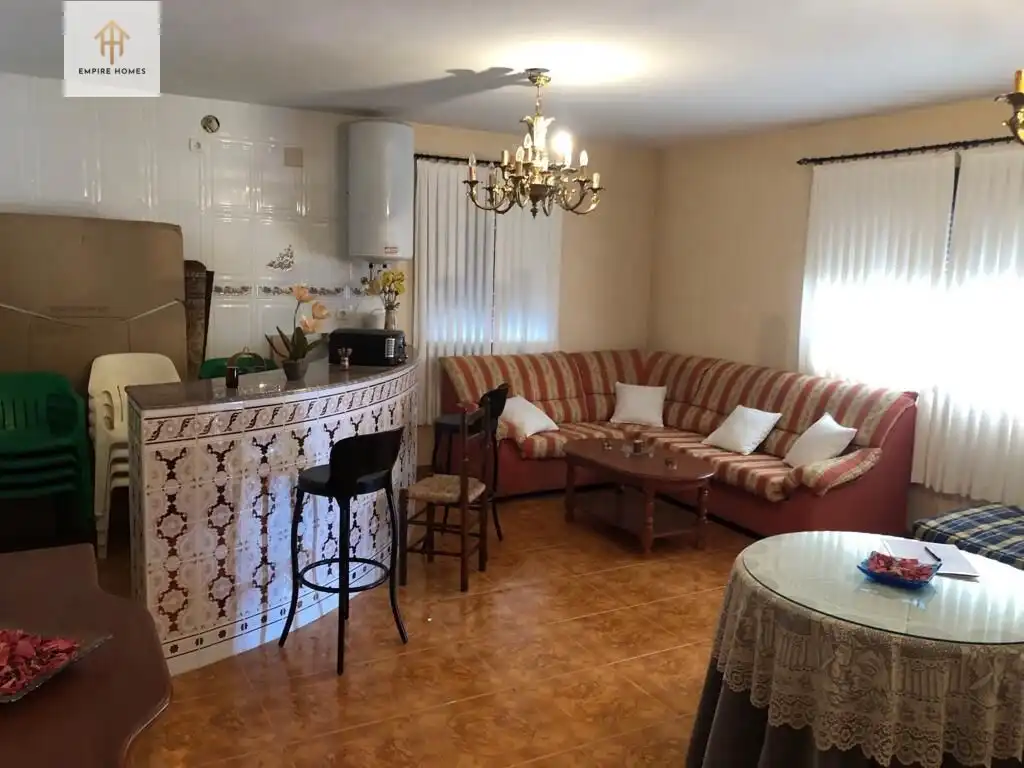 Wohnzimmer von Residential zum Verkauf in Torreorgaz