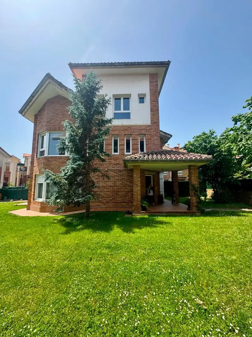 Casa aparellada amb piscina en venda a Bezana - Prezanes, imagen 50
