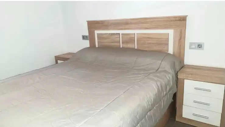Dormitori de Apartament de lloguer en Guardamar del Segura amb Aire condicionat, Calefacció i Moblat