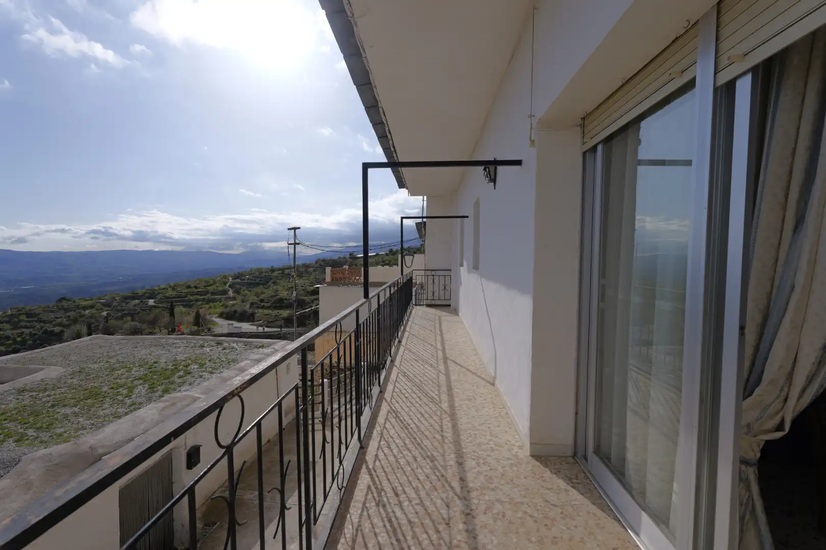 Außenansicht von Einfamilien-Reihenhaus zum Verkauf in Nevada mit Terrasse, Möbliert und Balkon