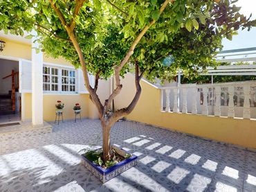 Reihenhaus mit Balkon zum Verkauf in Calle Teruel