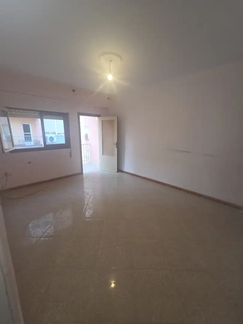 Piso con ascensor en venta en Calle César