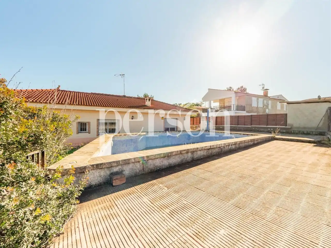 Vista exterior de Casa o chalet en venta en Chiva con Jardín privado, Terraza y Piscina