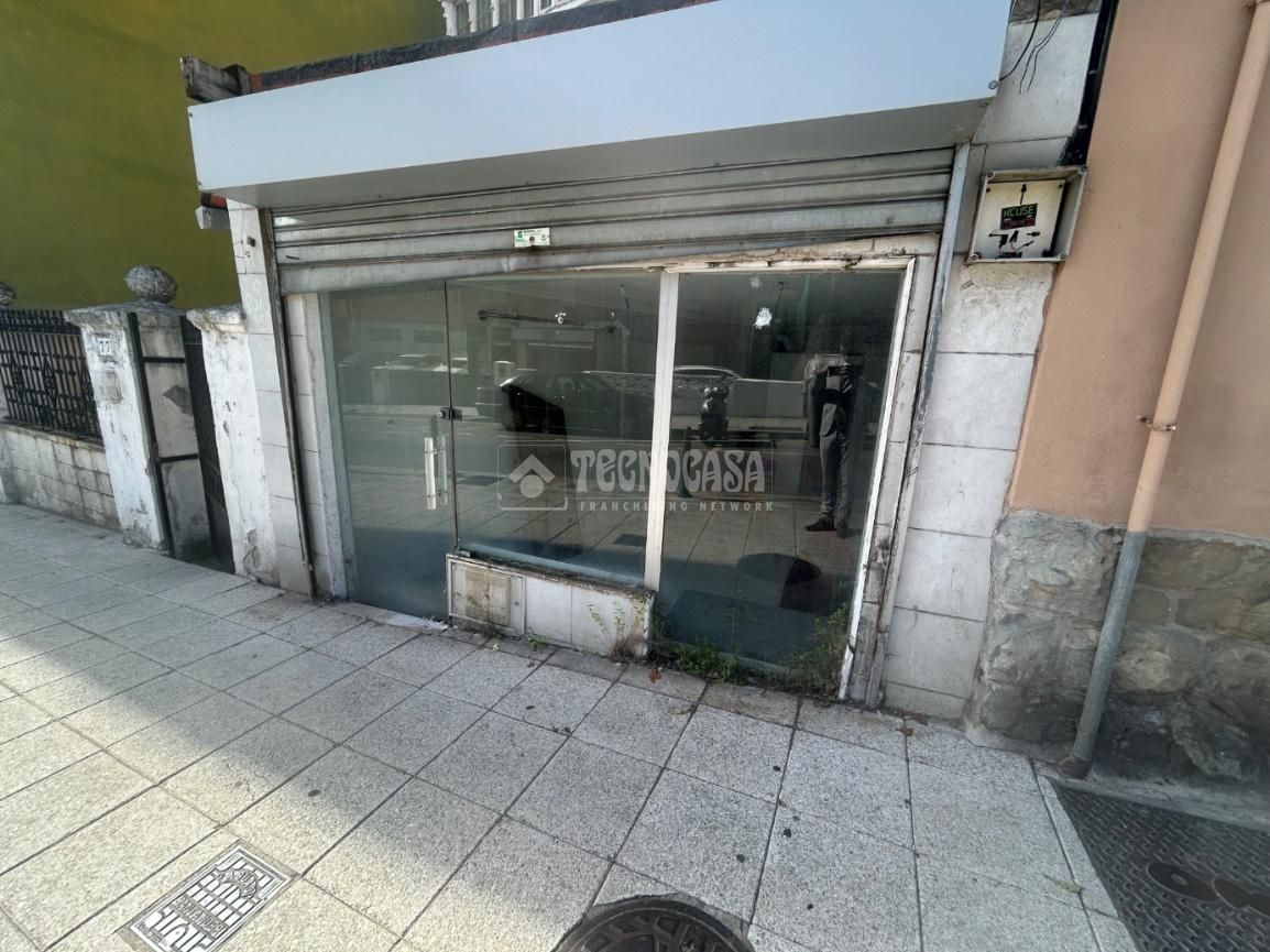 Premises for sale in Santander