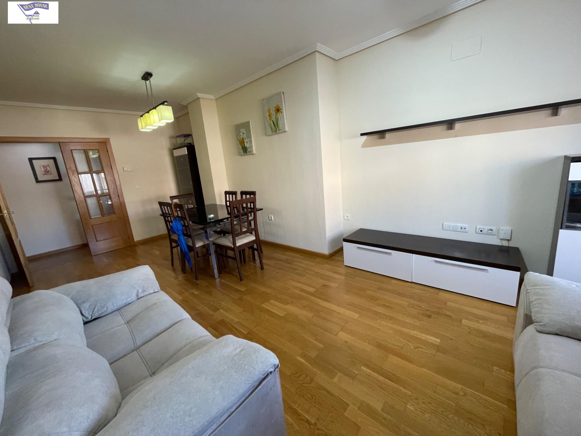 Living room of Flat for rent in  Albacete Capital  with Heating, Parquet flooring and Storage room