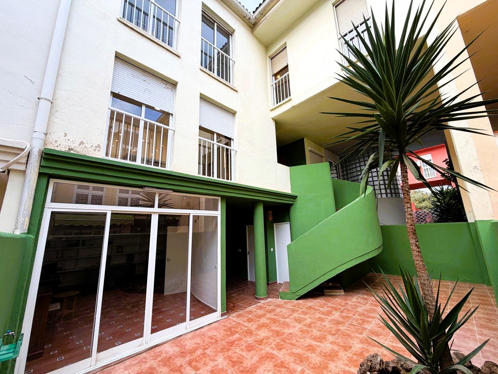 Vista exterior de Casa o xalet de lloguer en  Valencia Capital amb Calefacció, Terrassa i Traster