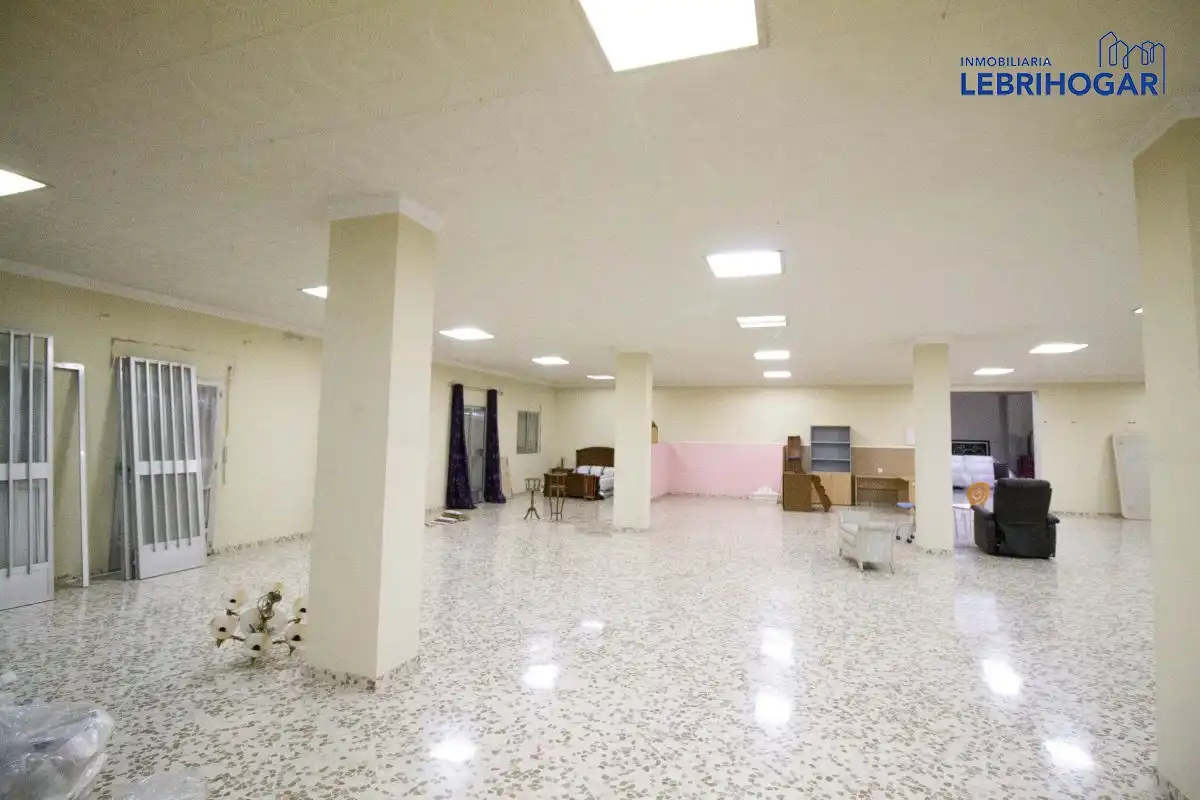 Business premises to rent in Lebrija