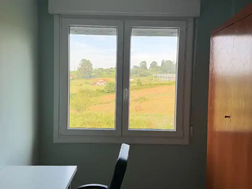 Schlafzimmer von Wohnung zur Miete in Leioa mit Balkon