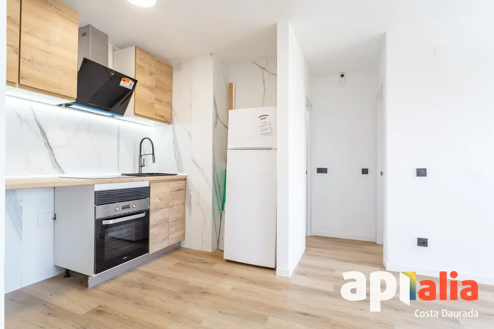Küche von Wohnung zum Verkauf in  Tarragona Capital mit Abstellraum und Ofen
