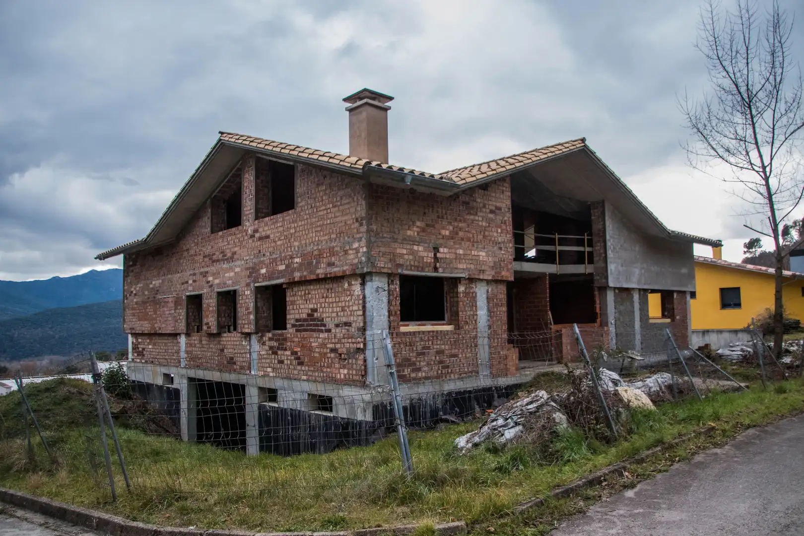 Exterior view of Houses for sale in Montagut i Oix  with Private garden, Terrace and Storage room