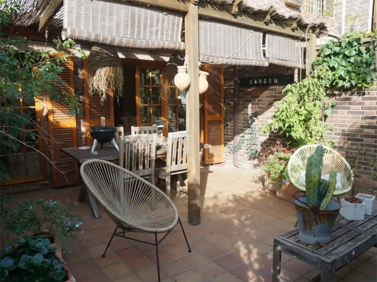 Casa adosada en venda a Carrer D'anna Tugas, 56, Montigalà