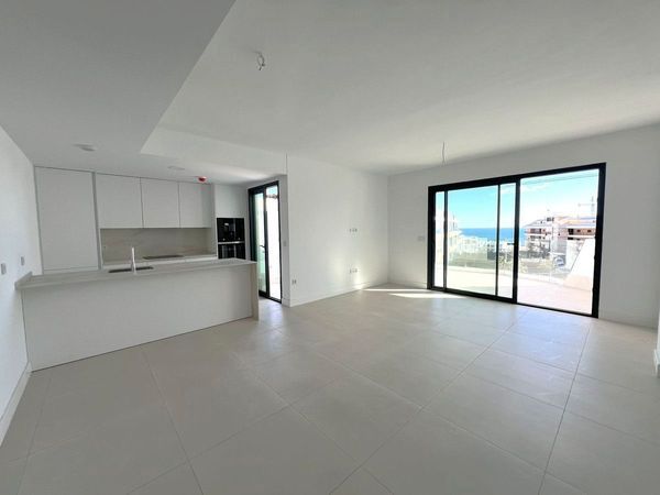 Living room of Flat for sale in Estepona  with Air Conditioner