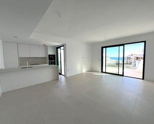 Sala d'estar de Pis en venda en Estepona amb Aire condicionat