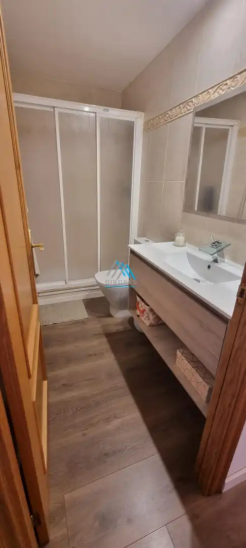 Badezimmer von Einfamilien-Reihenhaus zur Miete in Sant Feliu de Guíxols mit Klimaanlage, Heizung und Parkett