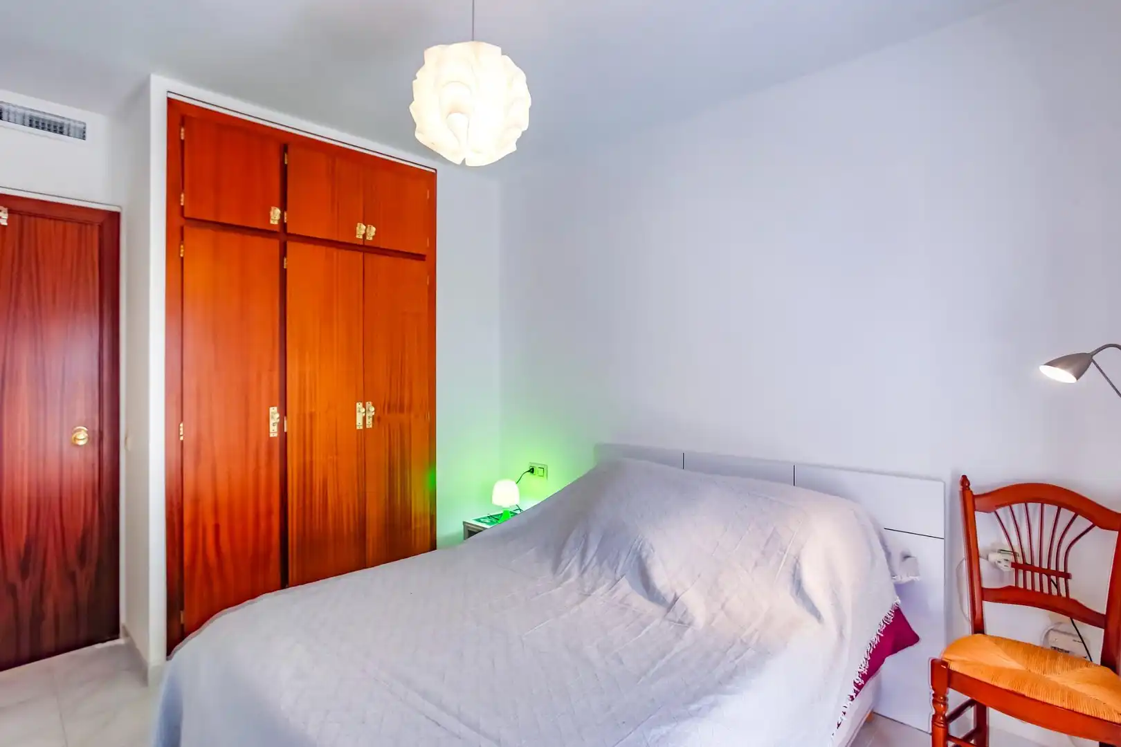 Habitación de Casa adosada en venta en El Vendrell con Calefacción, Terraza y Balcón