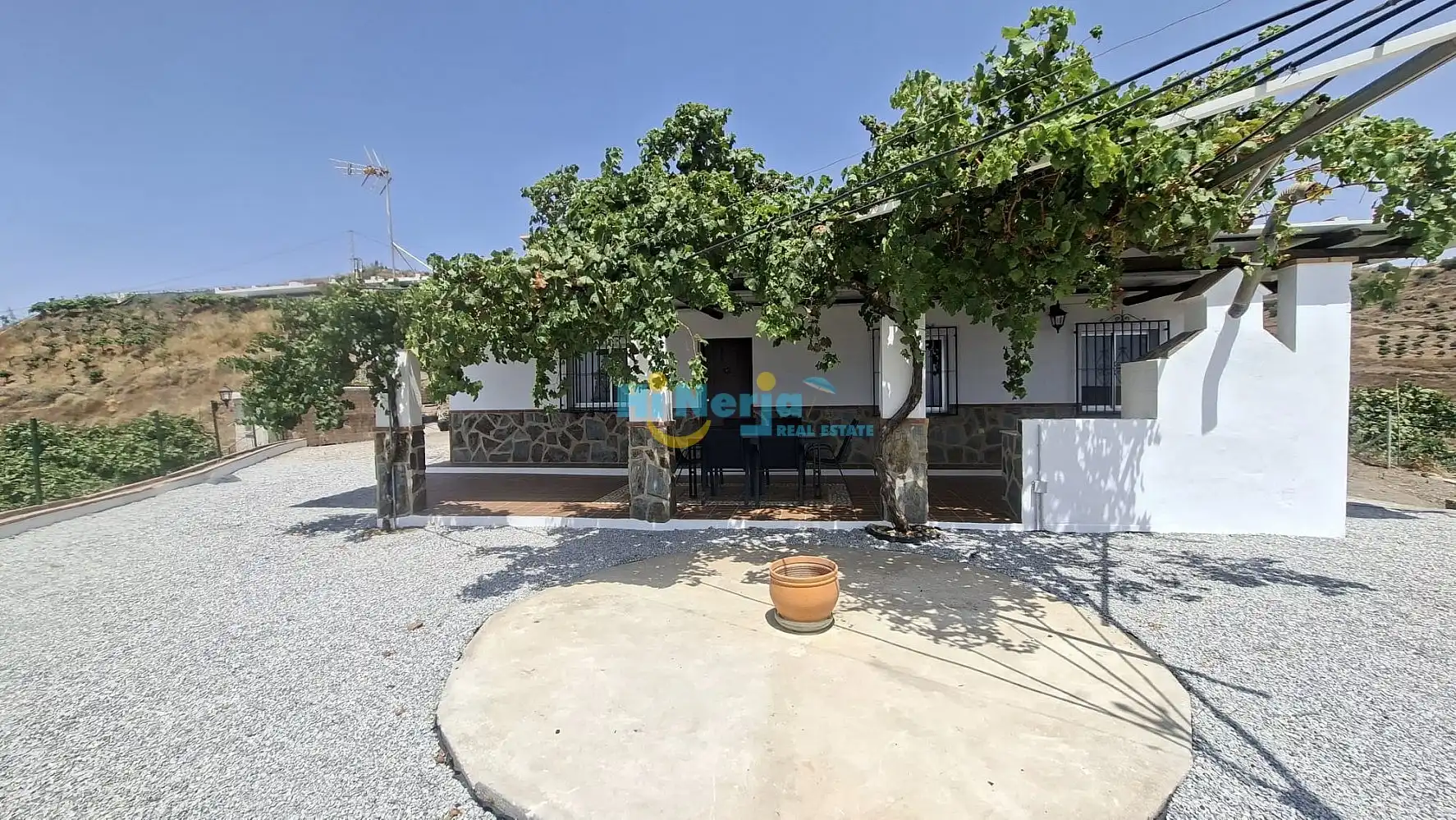 Vista exterior de Casa o chalet de alquiler en Vélez-Málaga con Terraza, Amueblado y Horno