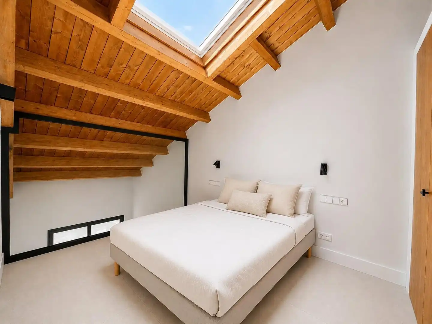 Habitación de Dúplex de alquiler en Torrelodones con Aire acondicionado, Calefacción y Balcón
