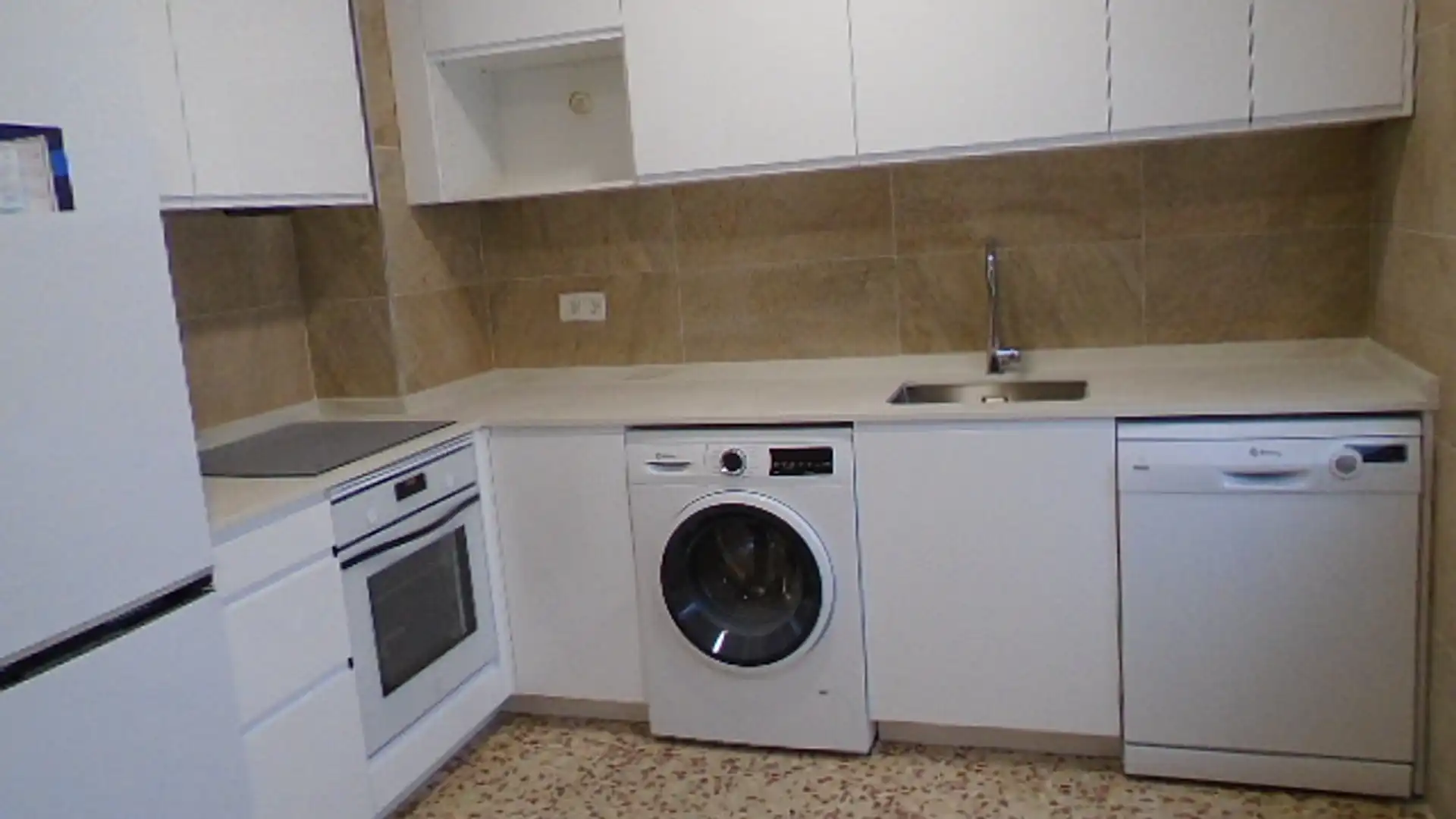 Cocina de Piso de alquiler en  Logroño con Calefacción, Horno y Lavadora