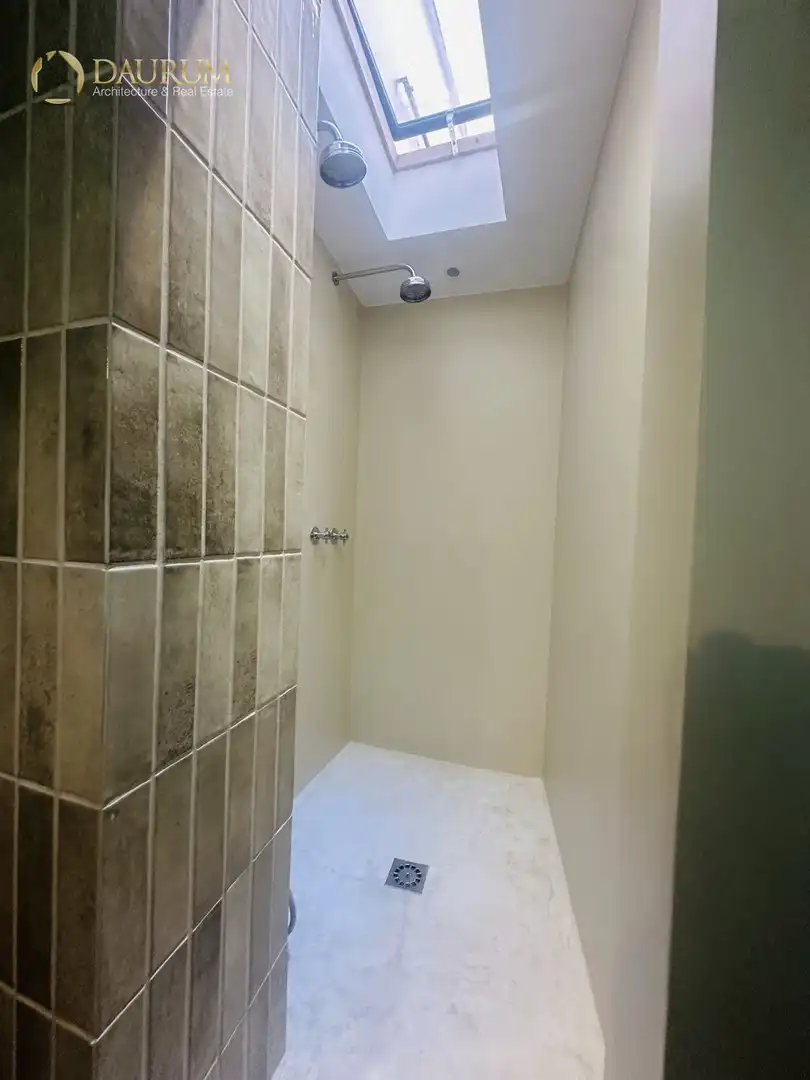 Bany de Apartament en venda en Sevilla amb Aire condicionat, Terrassa i Moblat