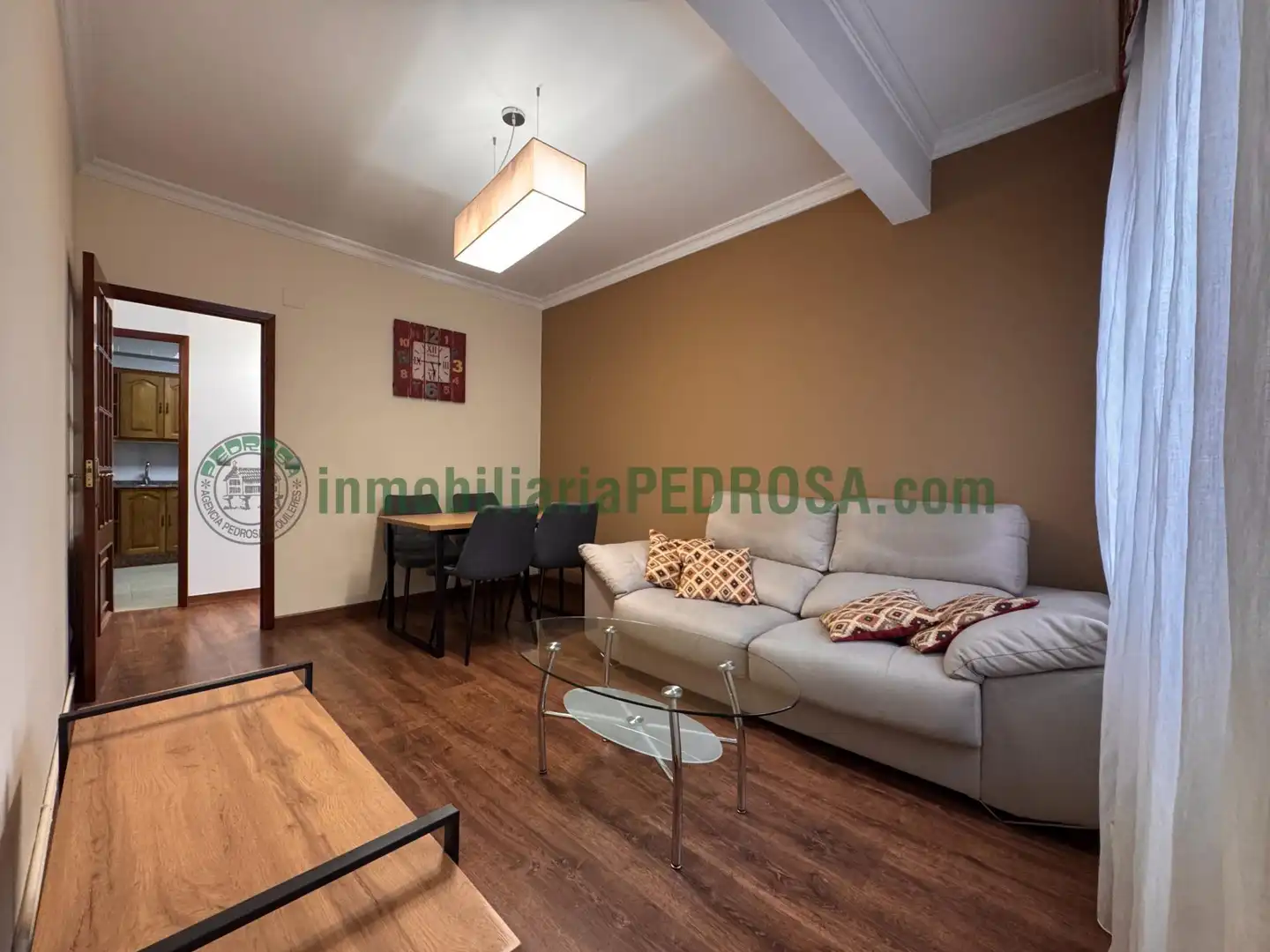 Piso de alquiler en GERARDO ALVAREZ LIMESES, Zona de Plaza de Barcelos