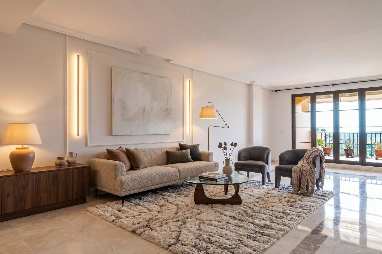 Living room of Flat for sale in Benahavís  with Air Conditioner, Terrace and Alarm