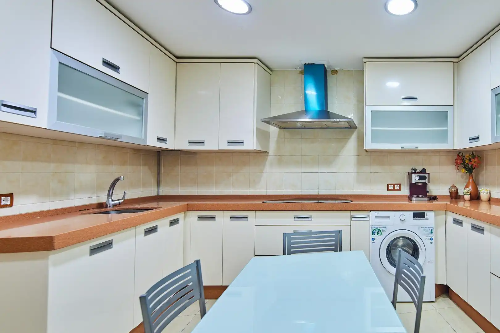 Küche von Wohnung zum Verkauf in Cádiz mit Klimaanlage, Abstellraum und Balkon