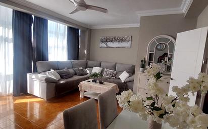 Living room of Flat for sale in Chiclana de la Frontera  with Furnished and Balcony