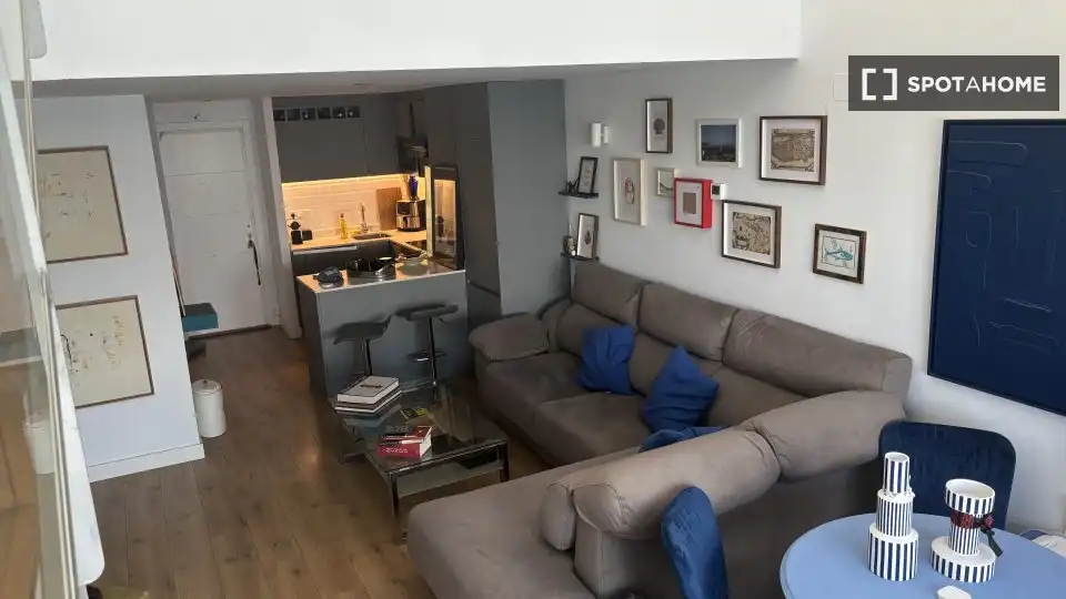 Living room of Flat for rent in Madrid  with Air Conditioner, Heating and Furnished