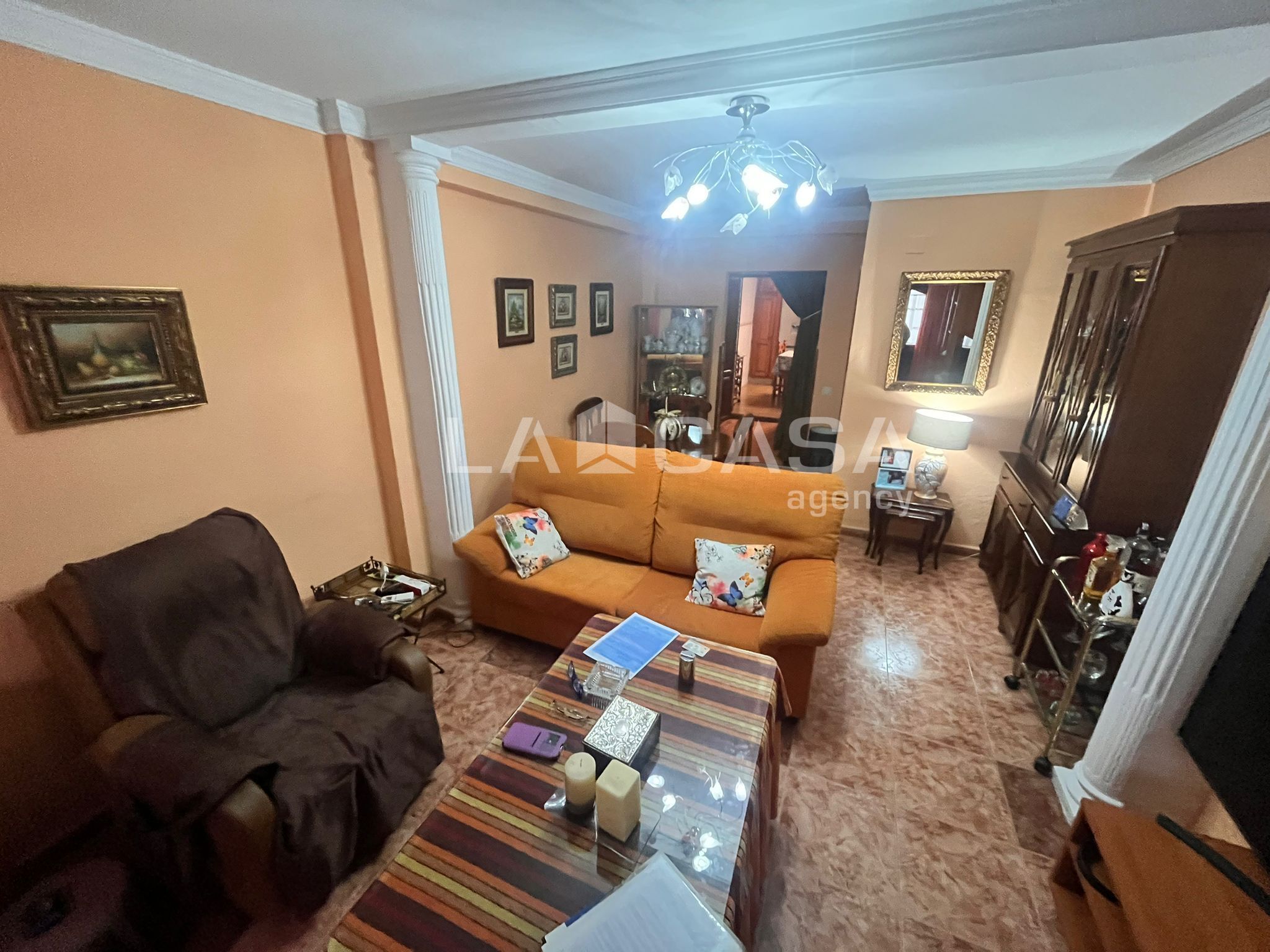 Sala d'estar de Casa o xalet en venda en Algeciras amb Terrassa