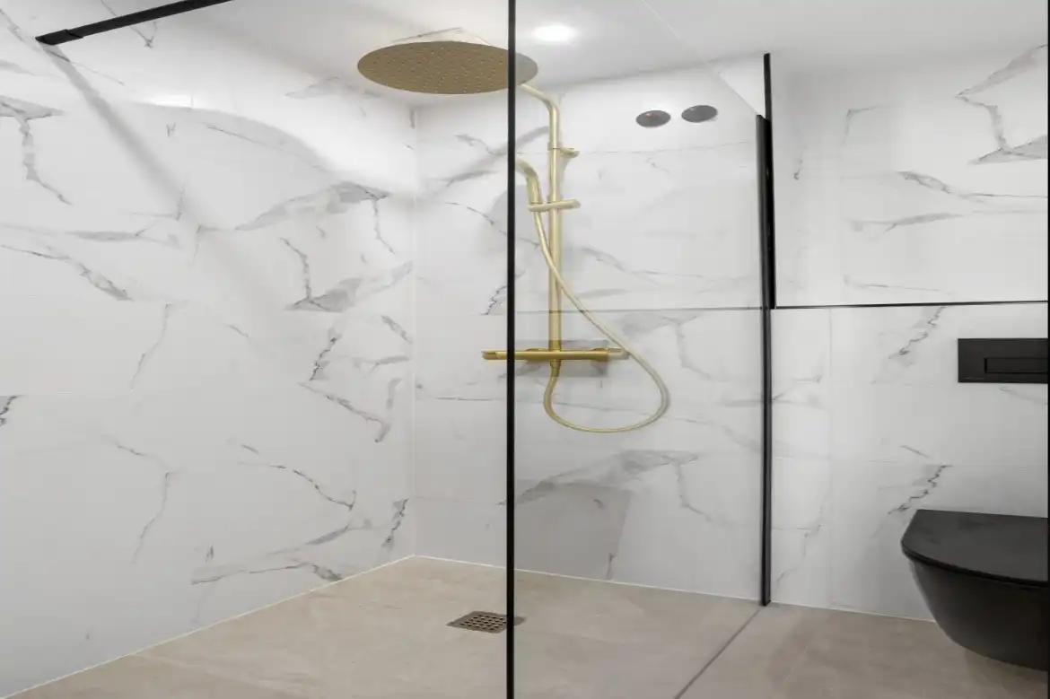 Baño de Planta baja en venta en Marbella con Aire acondicionado, Calefacción y Terraza