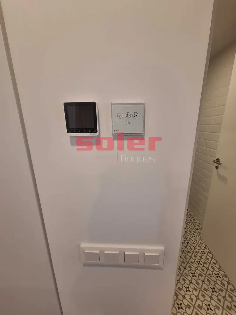 Wohnung zur Miete in Rubí mit Klimaanlage, Heizung und Terrasse