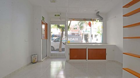Local comercial en venta en el centro de Cáceres, ubicado en una zona con gran actividad comercial y excelente visibilidad. Con 57