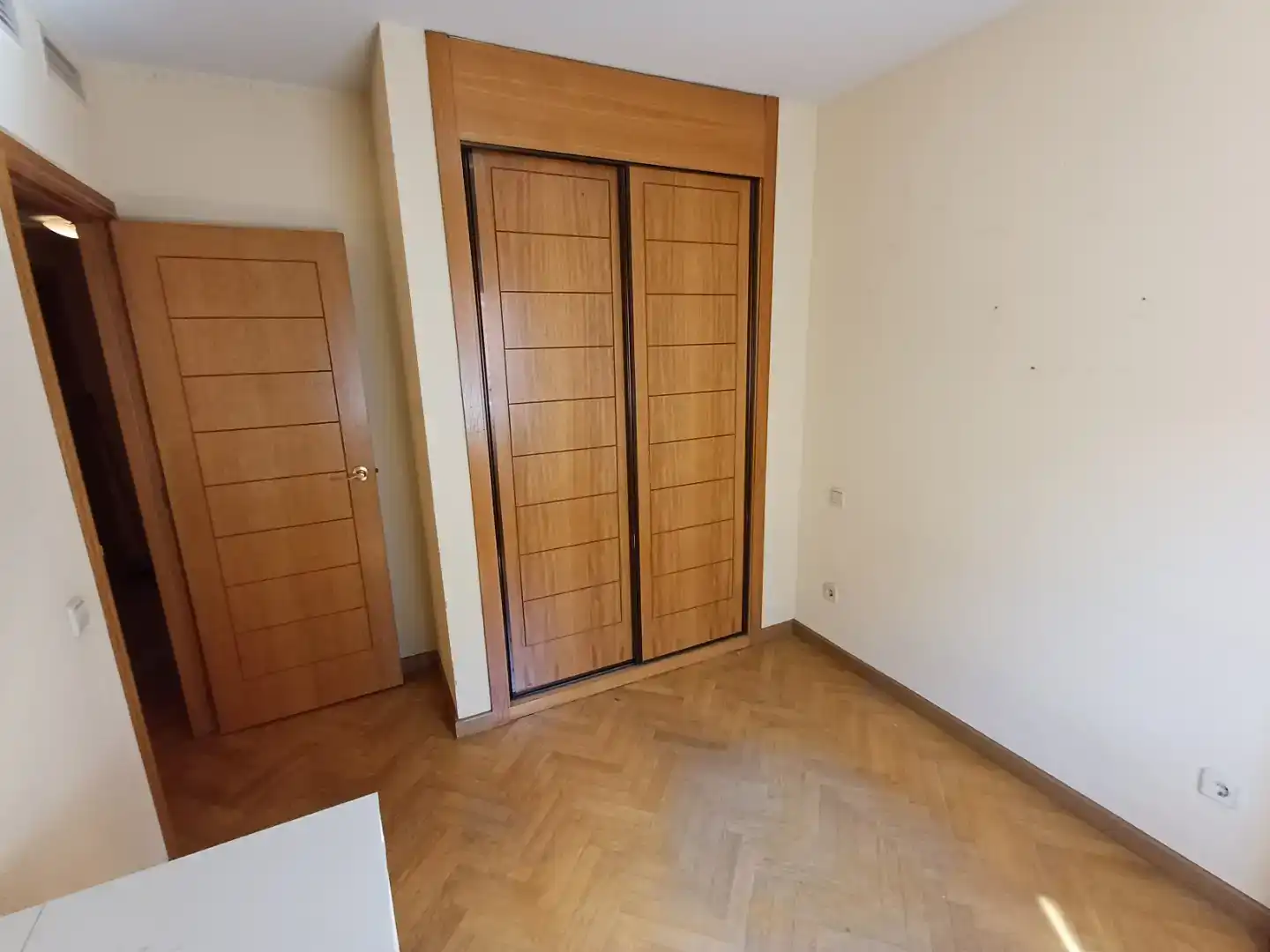 Habitación de Casa o chalet en venta en Alcalá de Henares con Piscina y Balcón