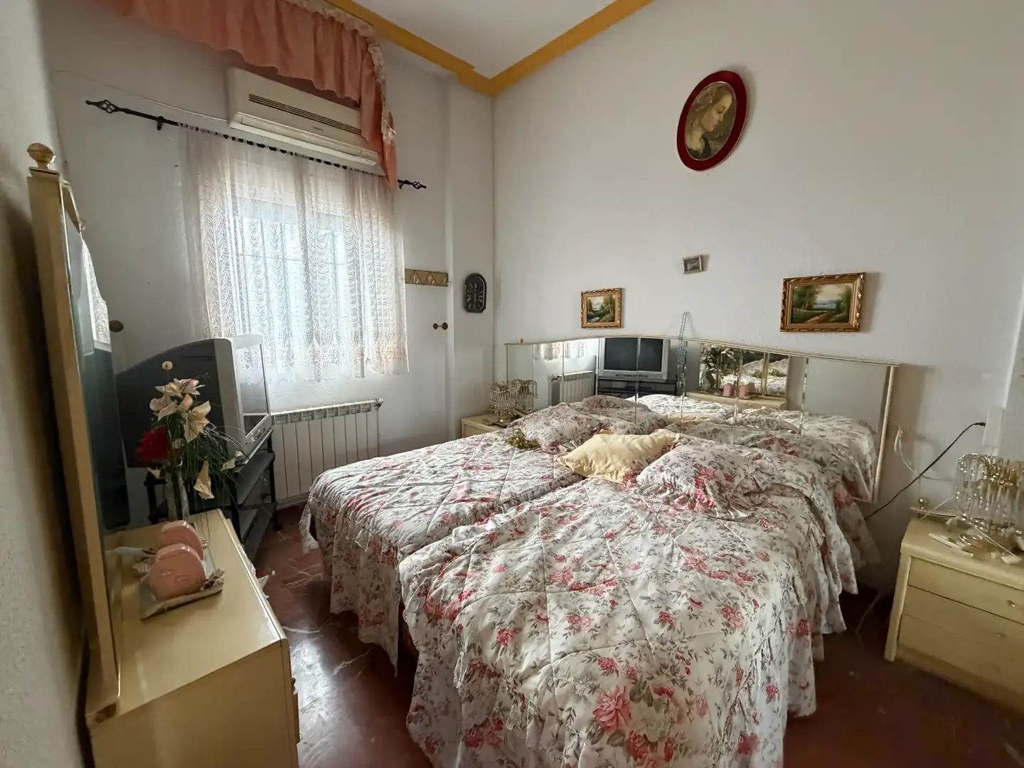 Dormitori de Casa o xalet en venda en Úbeda amb Aire condicionat, Calefacció i Terrassa