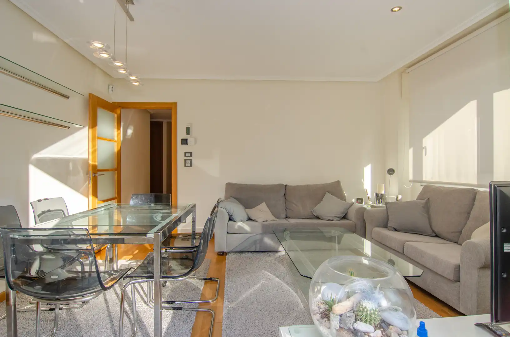 Sala de estar de Piso de alquiler en A Coruña Capital  con Calefacción, Parquet y Terraza
