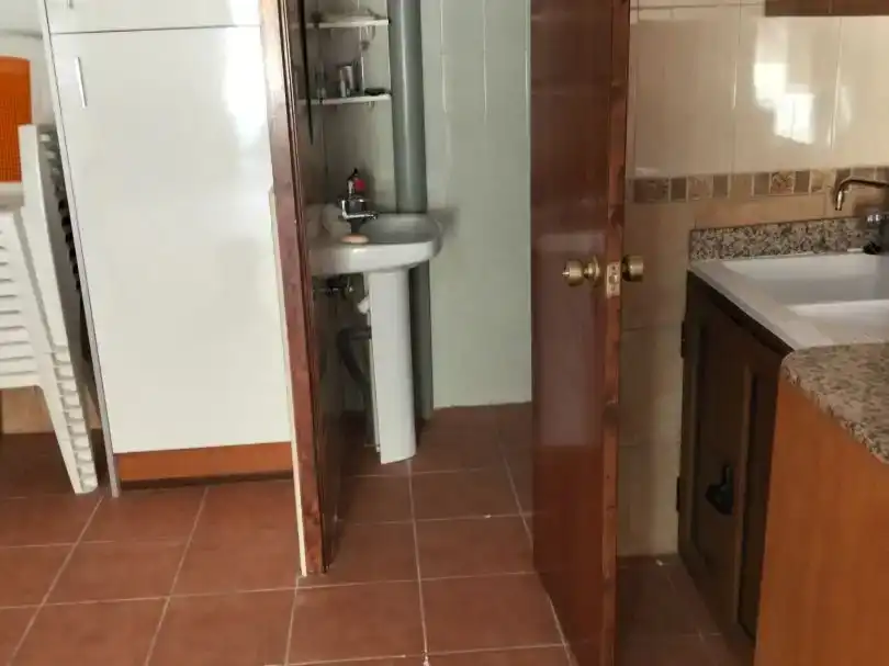 Bany de Pis en venda en Pétrola amb Moblat